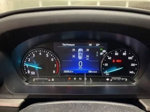 Used 2022 Ford Explorer XLT w/ Equipment Group 202A image 16