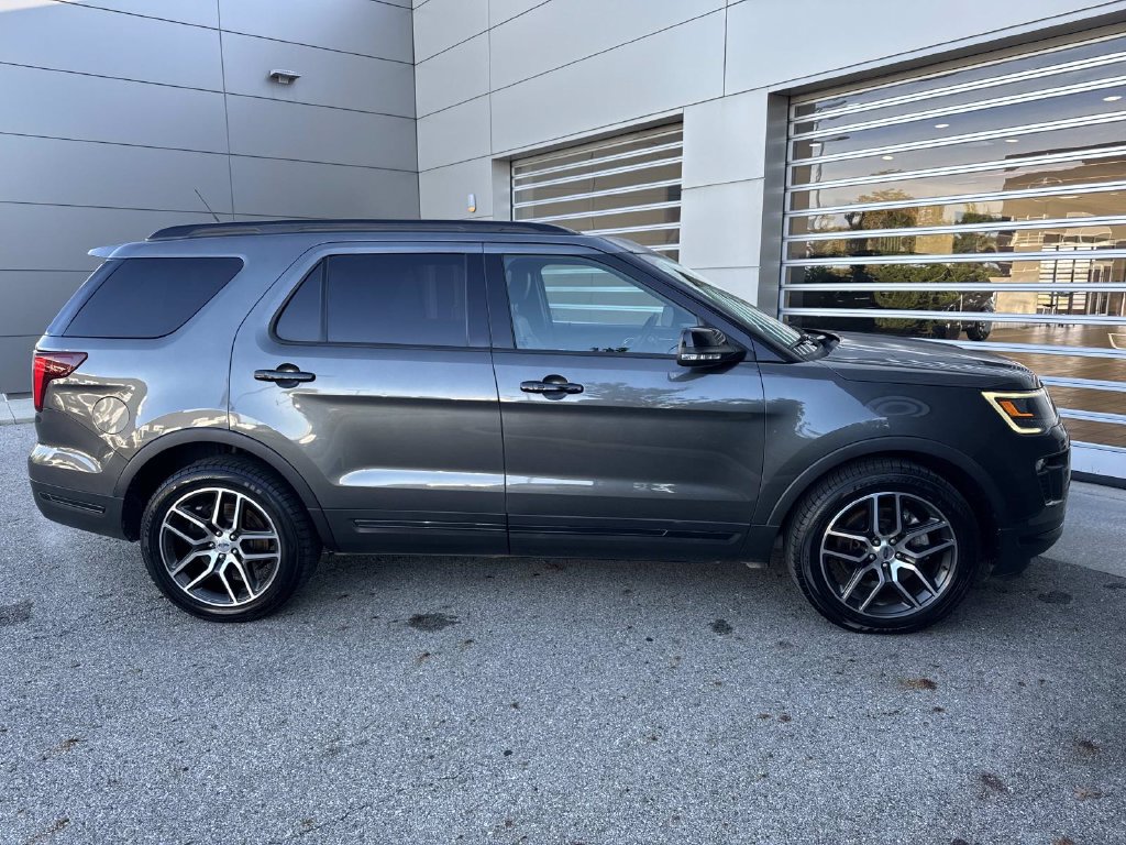Used 2019 Ford Explorer Sport w/ Equipment Group 401A AWD/4WD image 9