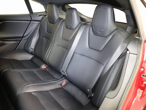 Used 2020 Tesla Model S Long Range Plus image 11