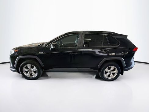 Used 2020 Toyota RAV4 XLE w/ Convenience Package AWD/4WD image 4