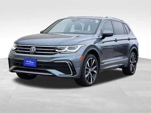 Used 2022 Volkswagen Tiguan SEL R-Line AWD/4WD image 4