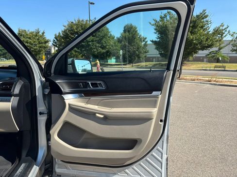 Used 2018 Ford Explorer Limited w/ Equipment Group 301A FWD image 20