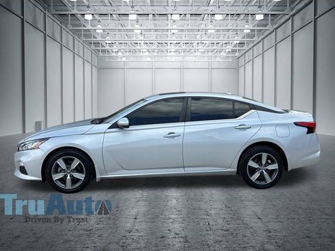 Used 2021 Nissan Altima 2.5 SV w/ SV Premium Package AWD/4WD image 4