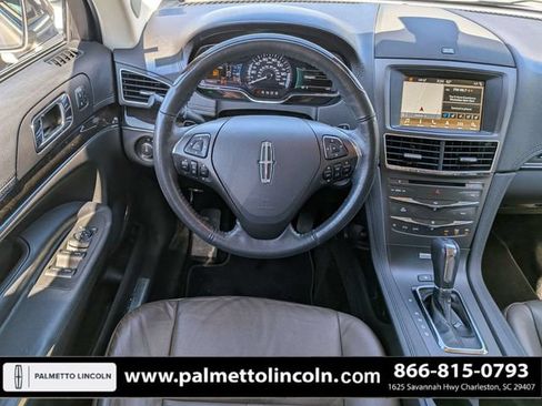 Used 2018 Lincoln MKT AWD w/ Technology Package image 16