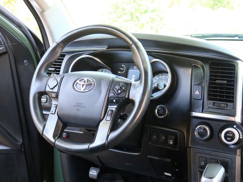 Used 2020 Toyota Sequoia TRD Pro AWD/4WD image 41