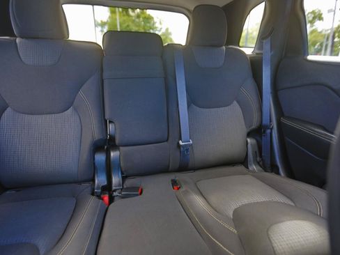 Used 2016 Jeep Cherokee Latitude w/ Safety/Convenience Group AWD/4WD image 12