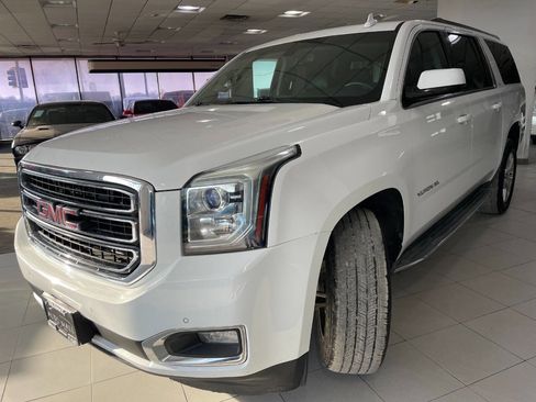 Used 2016 GMC Yukon XL SLE w/ Convenience Package image 3