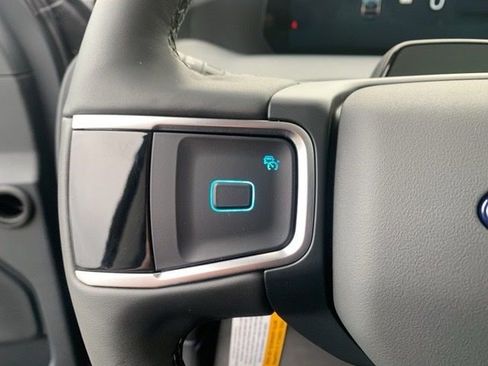 New 2025 Ford Expedition Active image 13