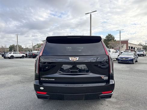 Used 2022 Cadillac Escalade Sport image 4