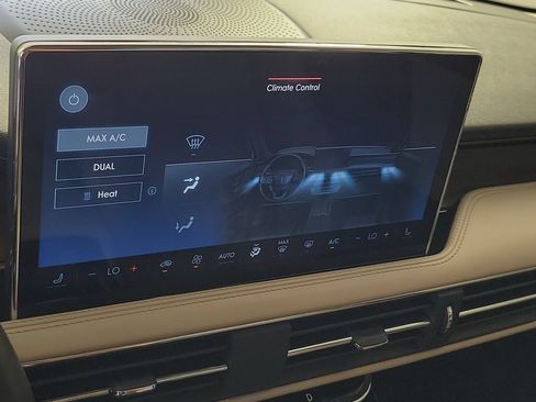 Certified 2025 Lincoln Corsair Grand Touring AWD/4WD image 30