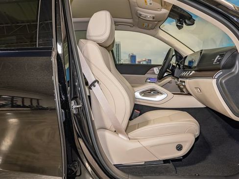 Used 2026 Mercedes-Benz GLS 450 4MATIC image 21