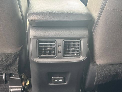 Used 2025 Toyota RAV4 XLE FWD image 12