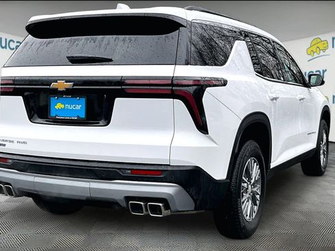 Used 2026 Chevrolet Traverse LT image 6