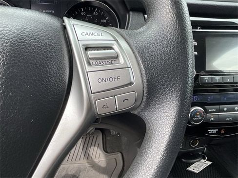 Used 2014 Nissan Rogue SV image 15