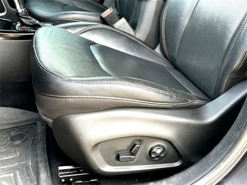 Used 2019 Jeep Compass Limited image 12