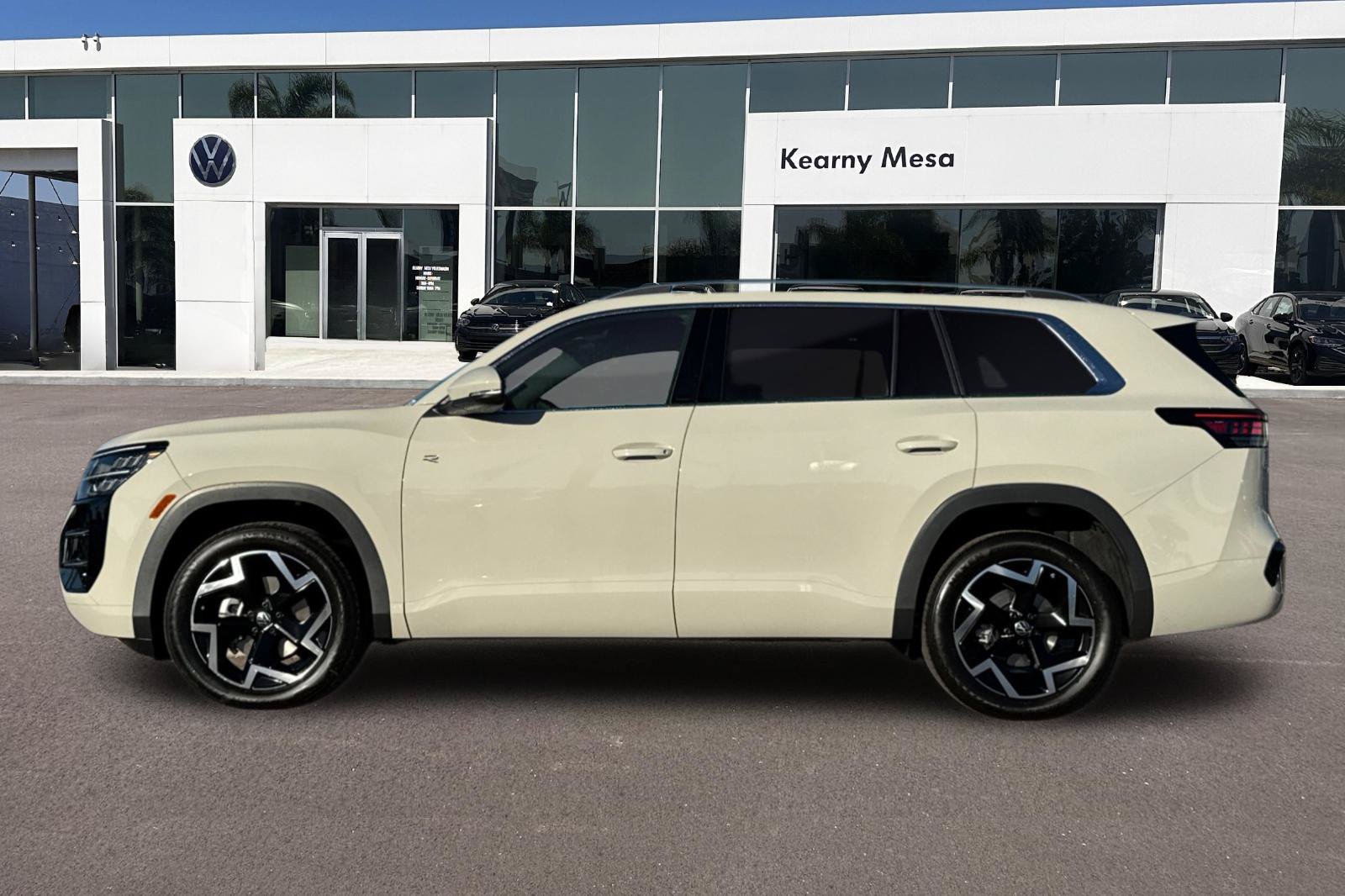 New 2027 Volkswagen Atlas SEL R-Line AWD/4WD image 7