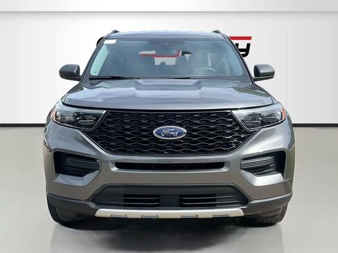 Used 2024 Ford Explorer XLT w/ Class IV Trailer Tow Package AWD/4WD image 2