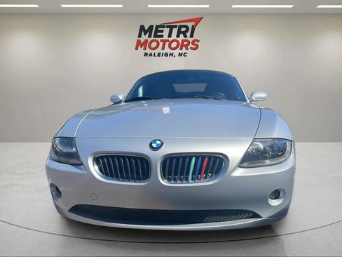 Used 2005 BMW Z4 2.5i image 10