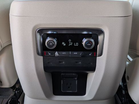 New 2026 GMC Yukon Denali w/ Denali Reserve Package AWD/4WD image 21