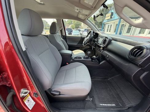 Used 2017 Toyota Tacoma SR w/ SR Convenience Package RWD image 18