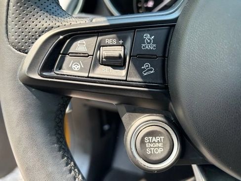 Used 2023 Alfa Romeo Stelvio Veloce AWD/4WD image 23