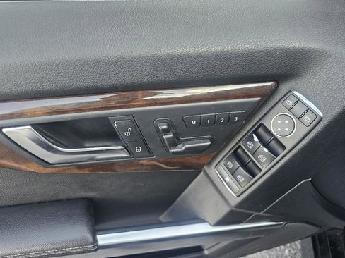 Used 2013 Mercedes-Benz GLK 250 BlueTEC 4MATIC image 17