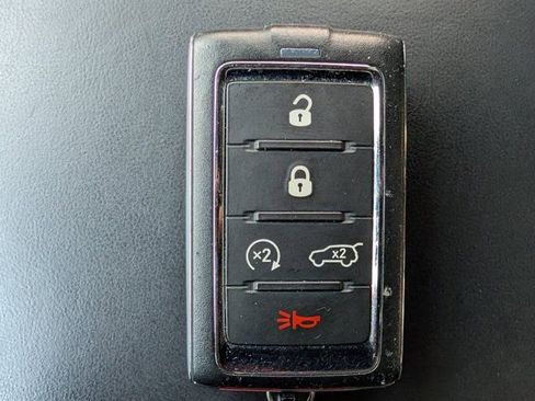 Used 2023 Jeep Grand Cherokee L Summit image 31