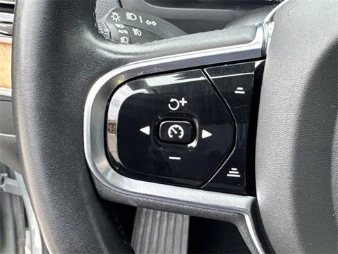 Used 2024 Volvo XC90 B6 Plus w/ Protection Package Premier image 26