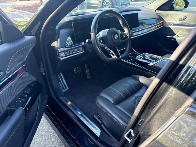 Certified 2024 BMW 760i xDrive w/ Executive Package AWD/4WD image 16