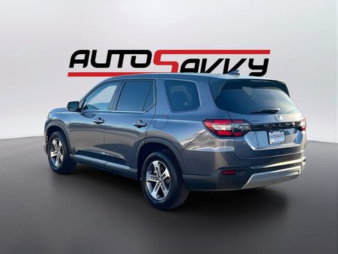 Used 2025 Honda Pilot EX-L image 5