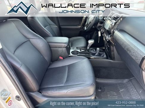 Used 2018 Toyota 4Runner TRD Off-Road Premium AWD/4WD image 37