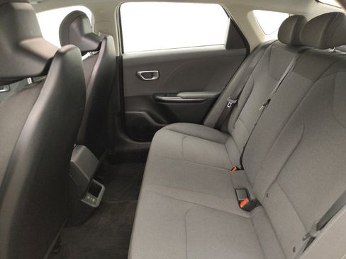 Used 2025 Kia K4 FWD image 18