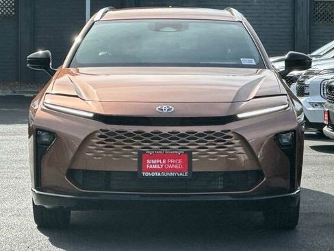 New 2025 Toyota Crown Signia image 9