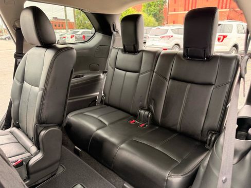 Used 2015 Nissan Pathfinder SL AWD/4WD image 16