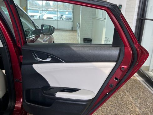 Used 2021 Honda Insight Touring image 15