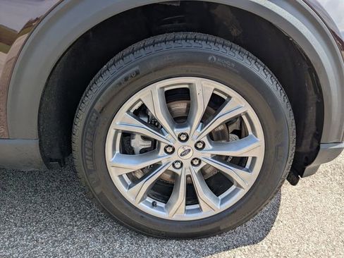 Used 2022 Ford Explorer Limited w/ Equipment Group 301A image 9