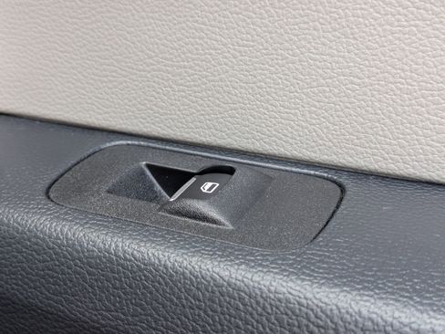 Certified 2022 Ford F250 XLT w/ XLT Premium Package image 32