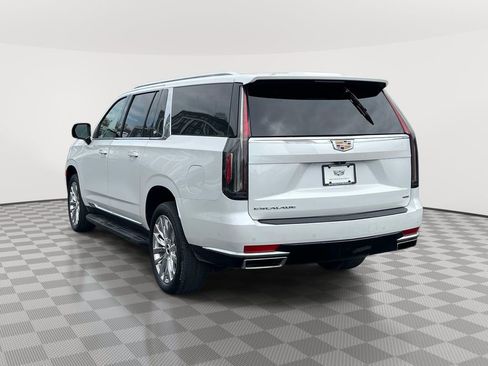 Used 2023 Cadillac Escalade ESV Premium Luxury AWD/4WD image 4
