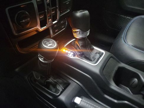 Used 2024 Jeep Wrangler High Altitude image 14