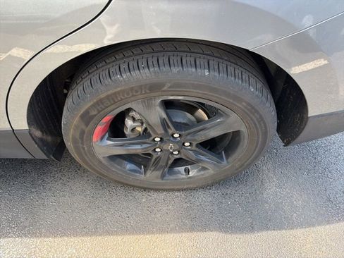 Used 2024 Chevrolet Equinox Premier image 5