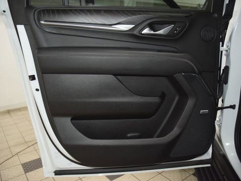 Used 2024 GMC Yukon XL Denali AWD/4WD image 46