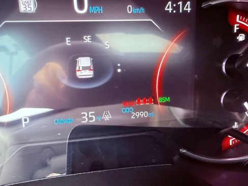 Used 2025 Toyota RAV4 XLE Premium image 24