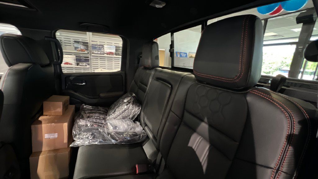 Certified 2023 Nissan Frontier PRO-4X w/ Pro-4X Premium Package AWD/4WD image 9