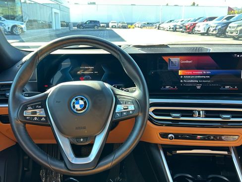 Used 2023 BMW i4 eDrive35 RWD image 17