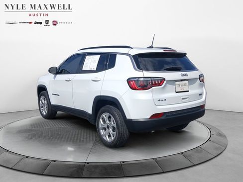 Used 2025 Jeep Compass Latitude AWD/4WD image 14