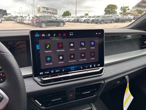 New 2026 Volkswagen Tiguan SE R-Line FWD image 15