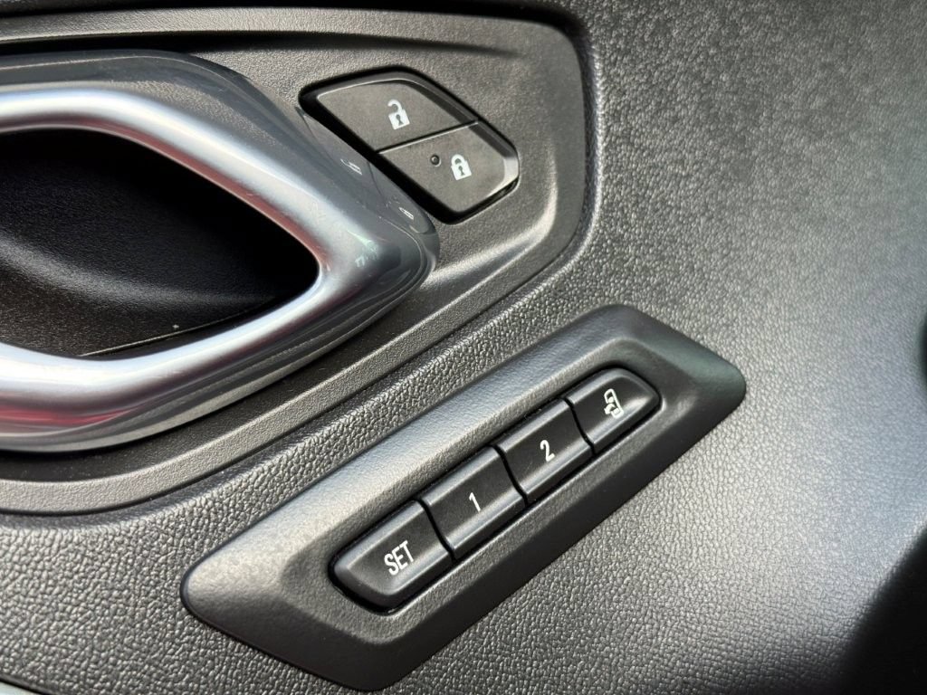 Used 2019 Chevrolet Camaro SS RWD image 16