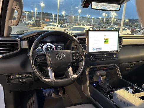 Used 2024 Toyota Tundra Limited image 16