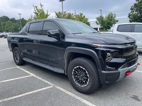Used 2026 Chevrolet Silverado EV Trail Boss w/ Plus Package AWD/4WD image 4