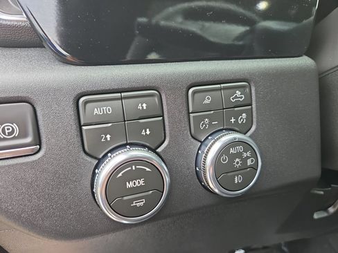 New 2026 GMC Sierra 2500 SLT w/ SLT Convenience Package AWD/4WD image 18